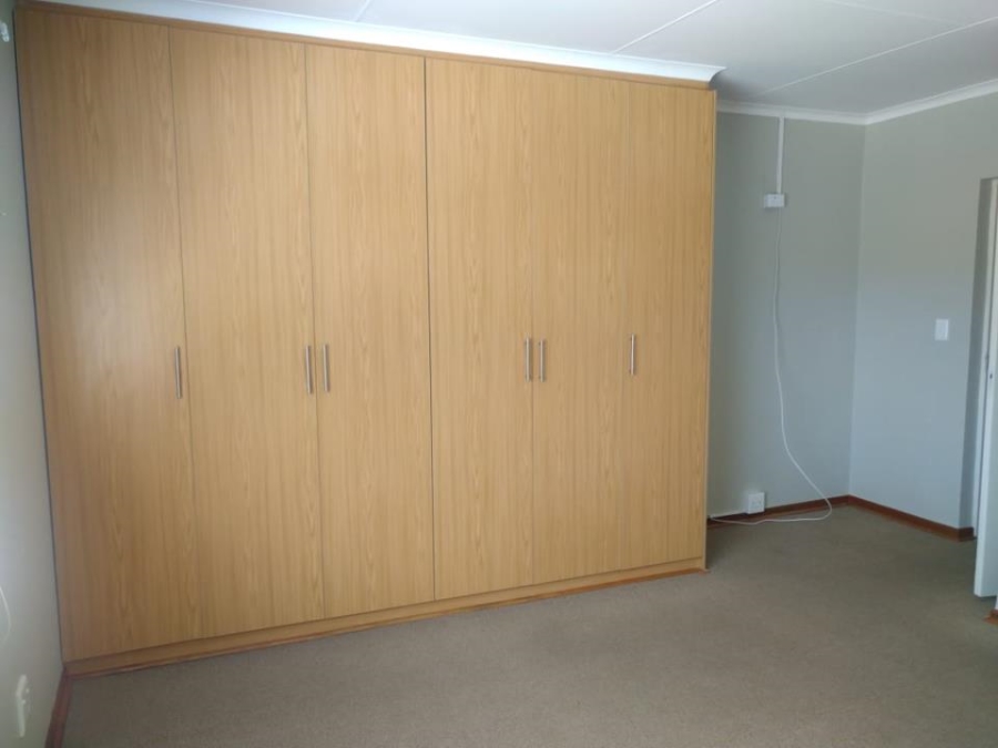 2 Bedroom Property for Sale in Langenhovenpark Free State